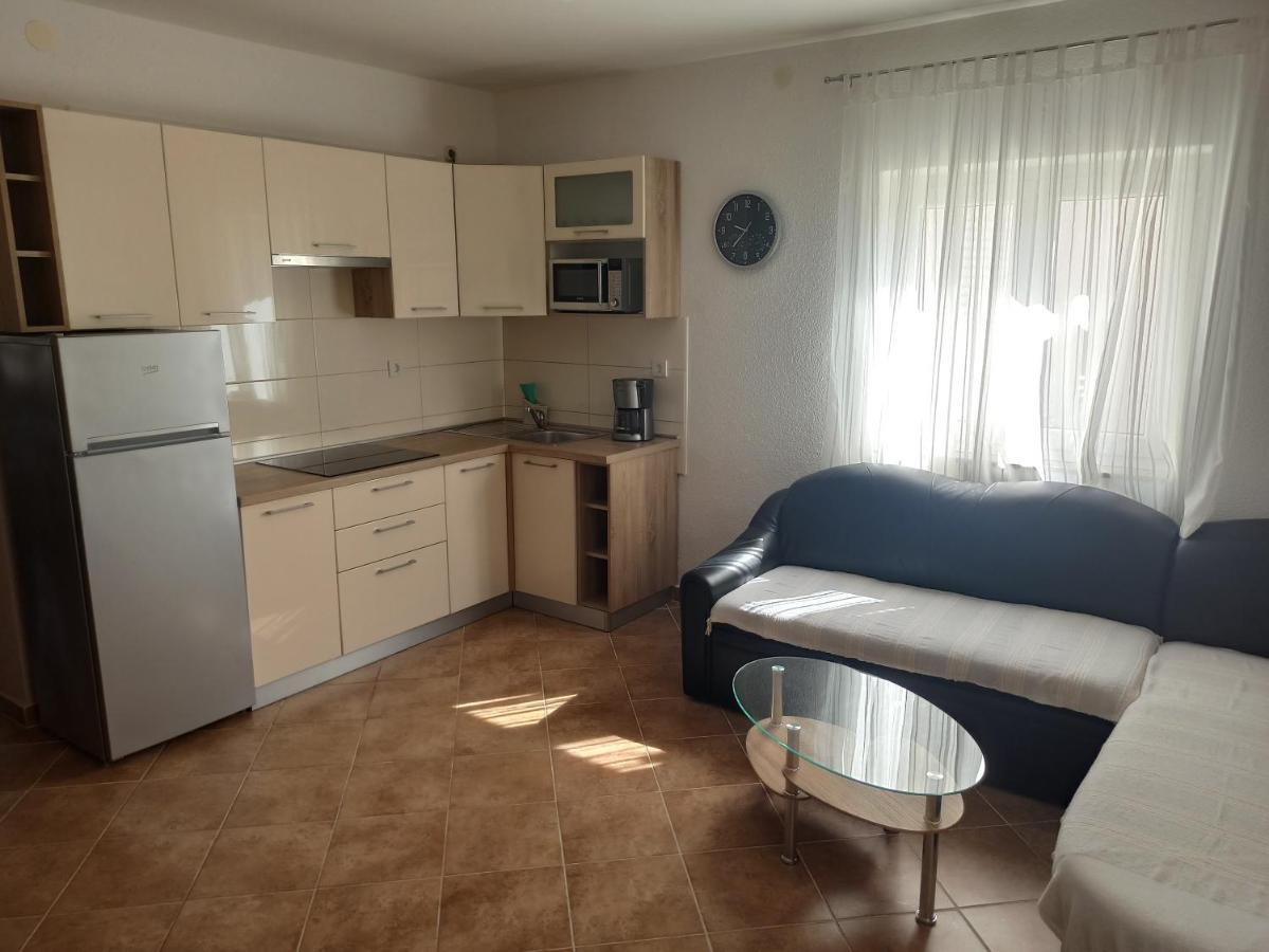 Apartmani Vesna 크르크 외부 사진