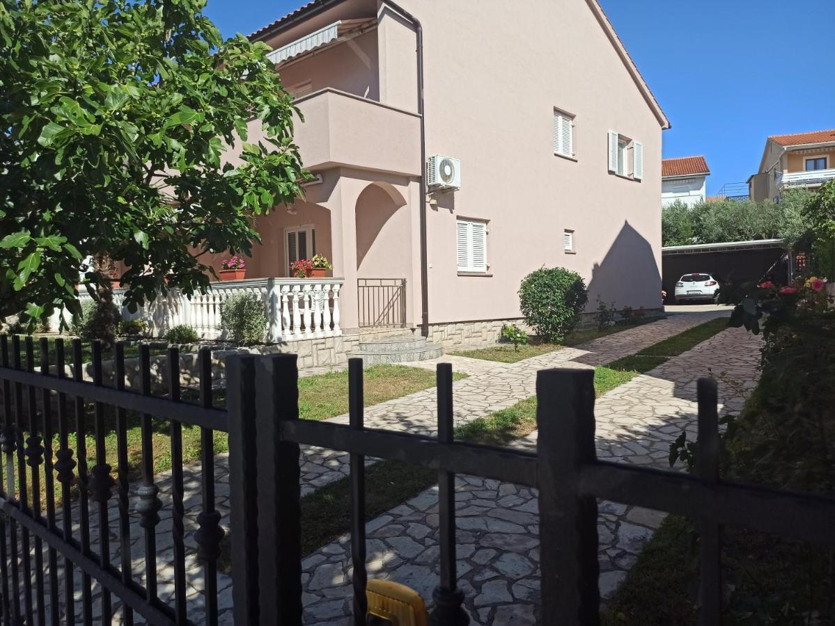 Apartmani Vesna 크르크 외부 사진