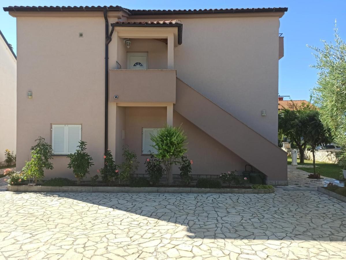 Apartmani Vesna 크르크 외부 사진